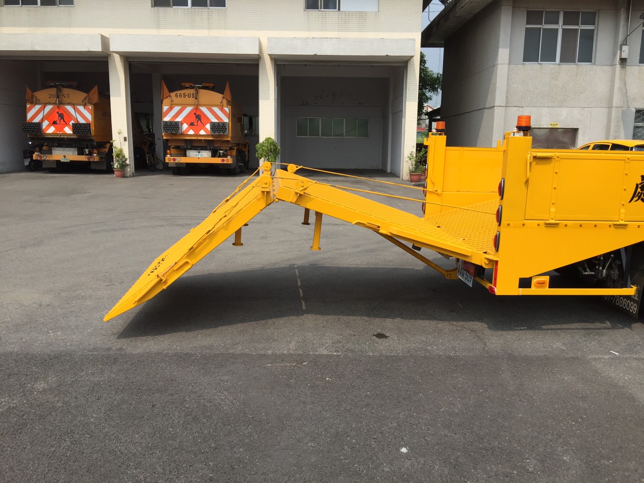爬梯車