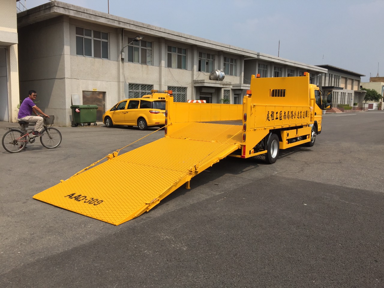 爬梯車